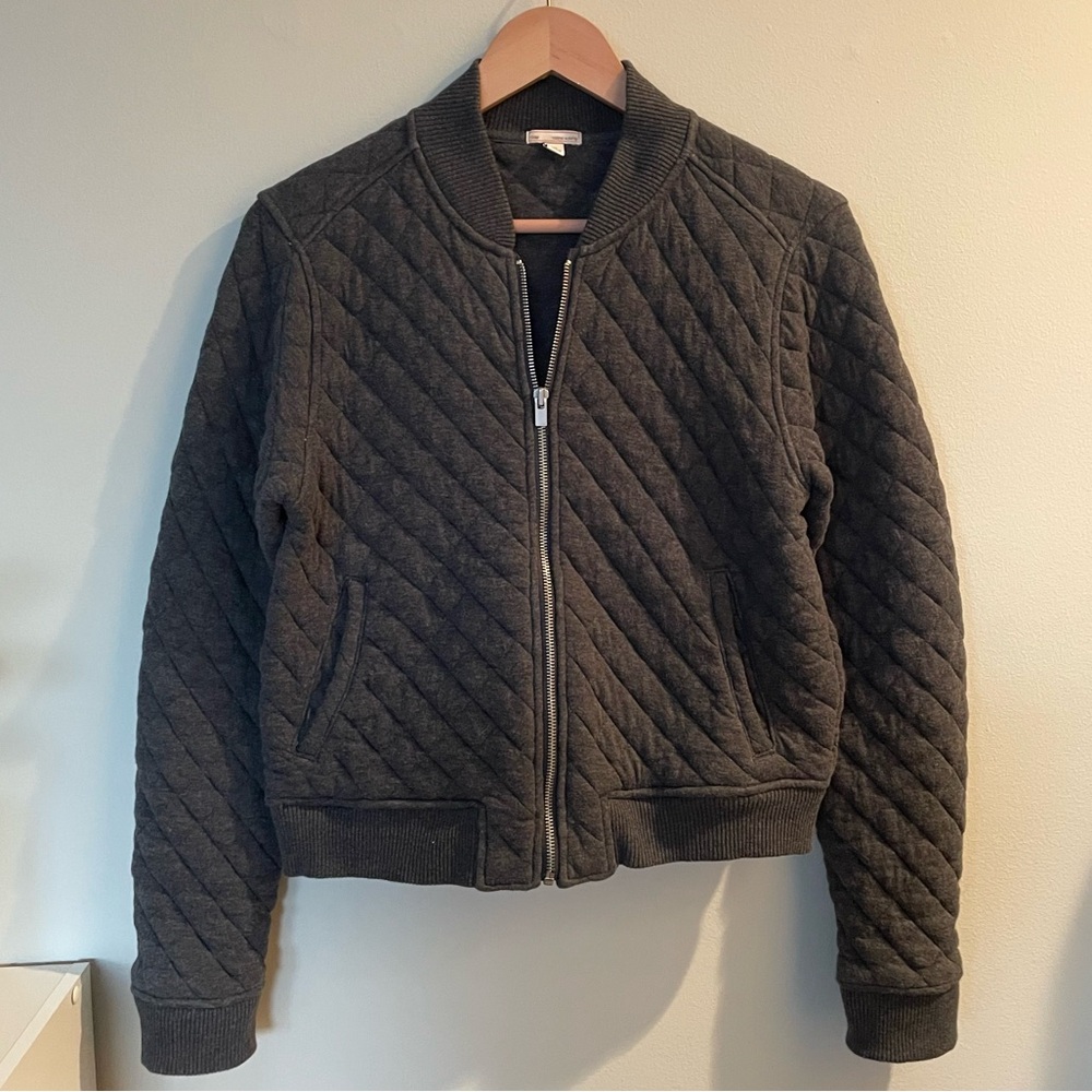 GAP quilted knit bomber jacket / sweater charcoal gray